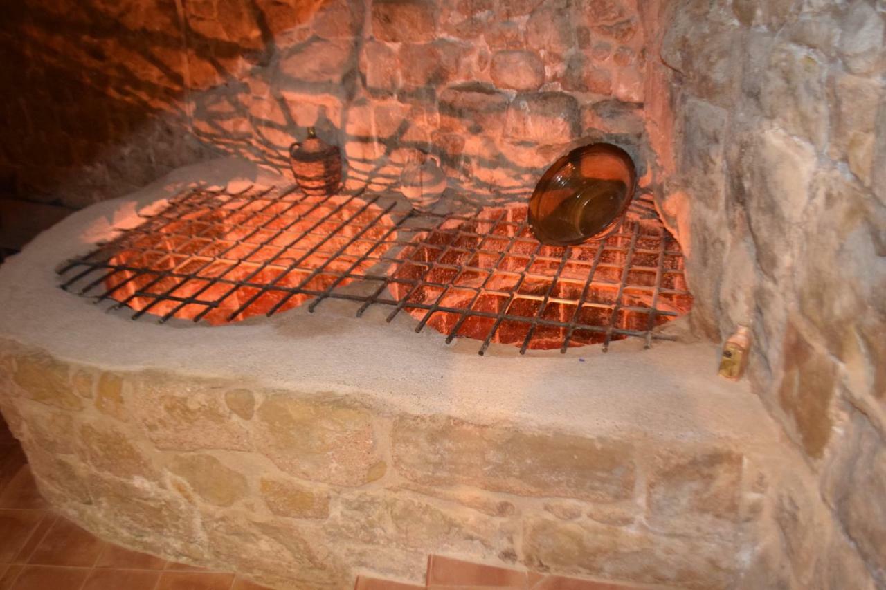 Apartamentos La Muralla Horta de Sant Joan Exterior foto